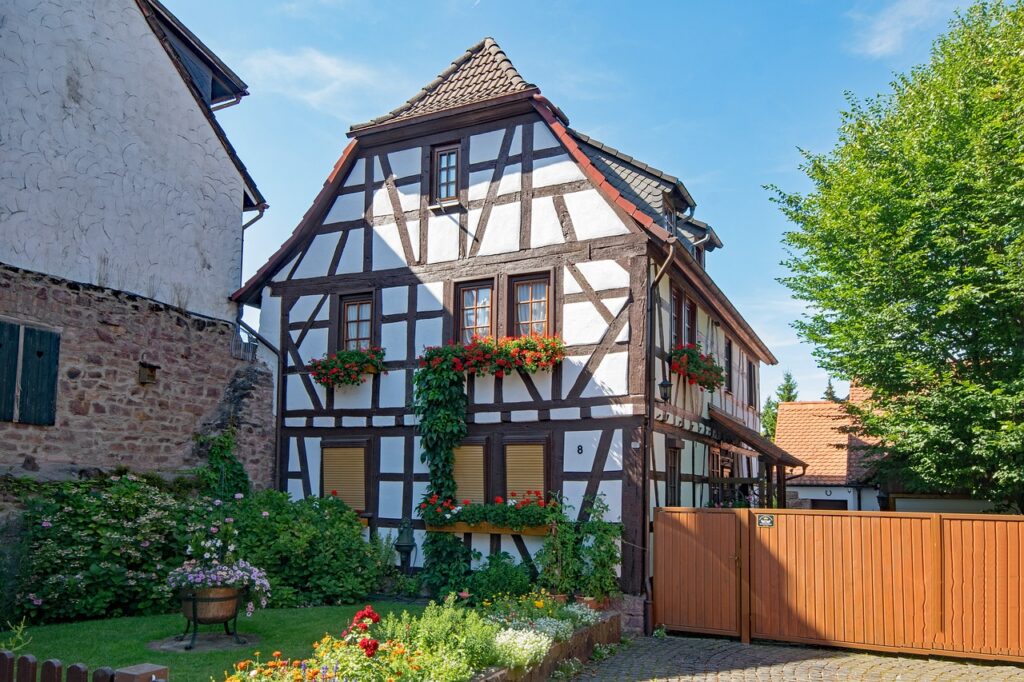 Altbau ohne Daemmung und Fussbodenheizung Altbau ohne Dämmung und Fußbodenheizung